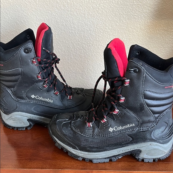 Columbia Black and Red Insulated Boots - Picture 7 of 13